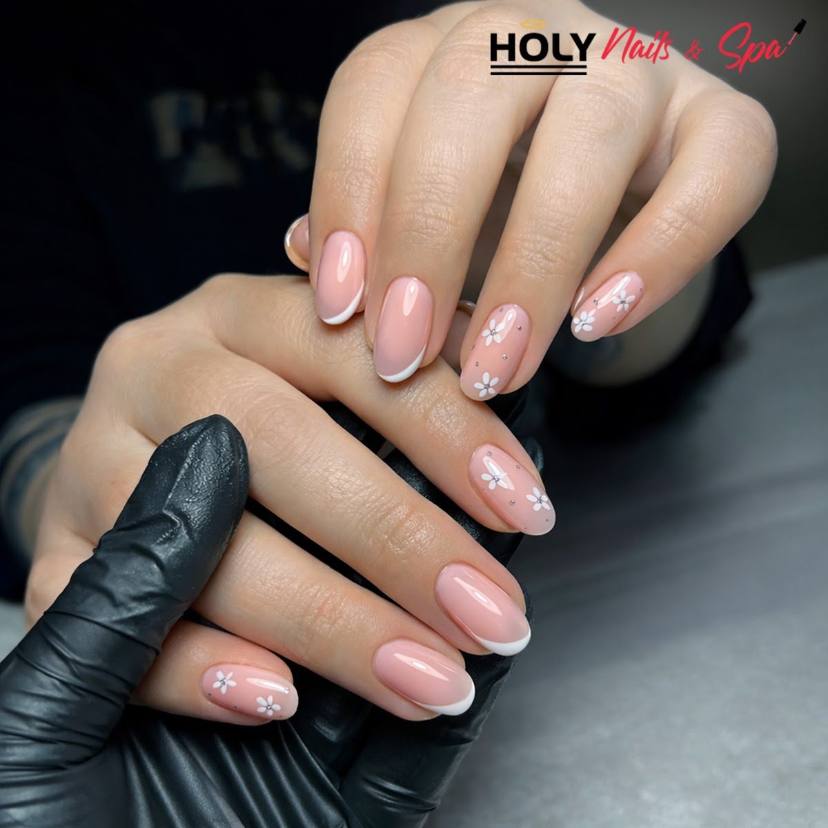Holy Nails & Spa nail design