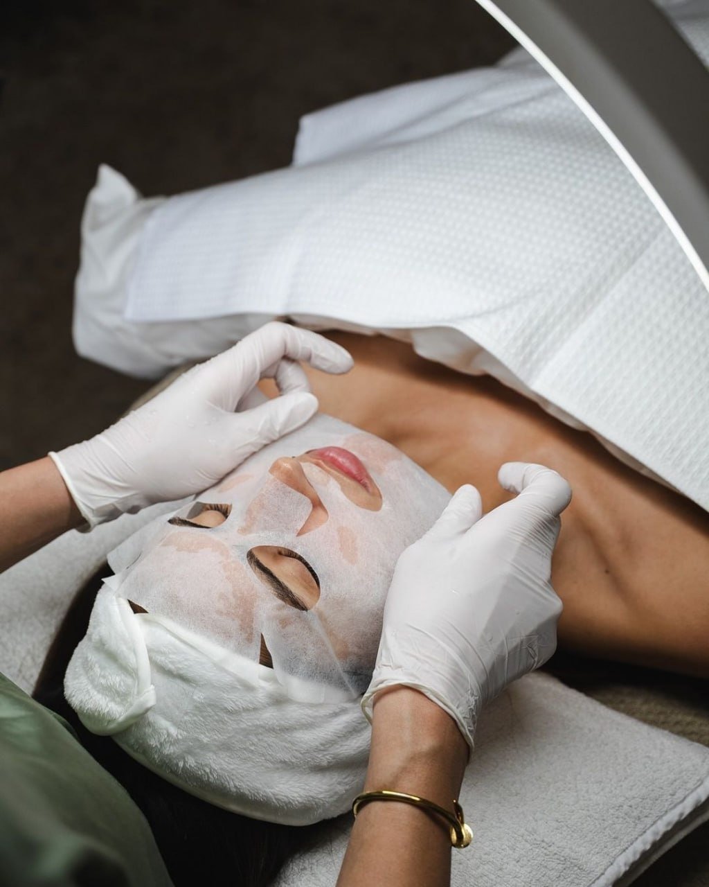 Holy Nails & Spa facial massage service